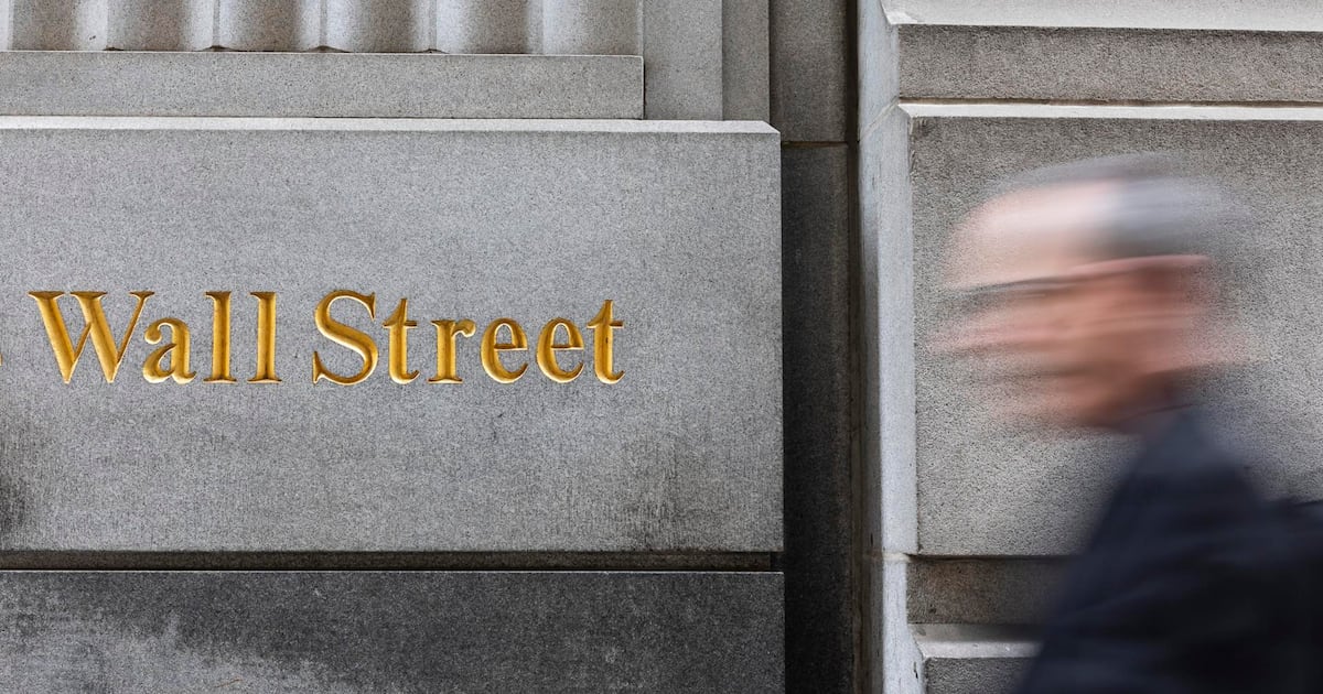 Asi cotizaron los principales indicadores de Wall Street hoy 10 de abril de 2026. (EFE).