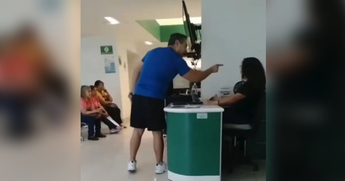 Un hombre amenazo de muerte a una empleada del IMSS en San Luis Potosi. (Captura de pantalla)