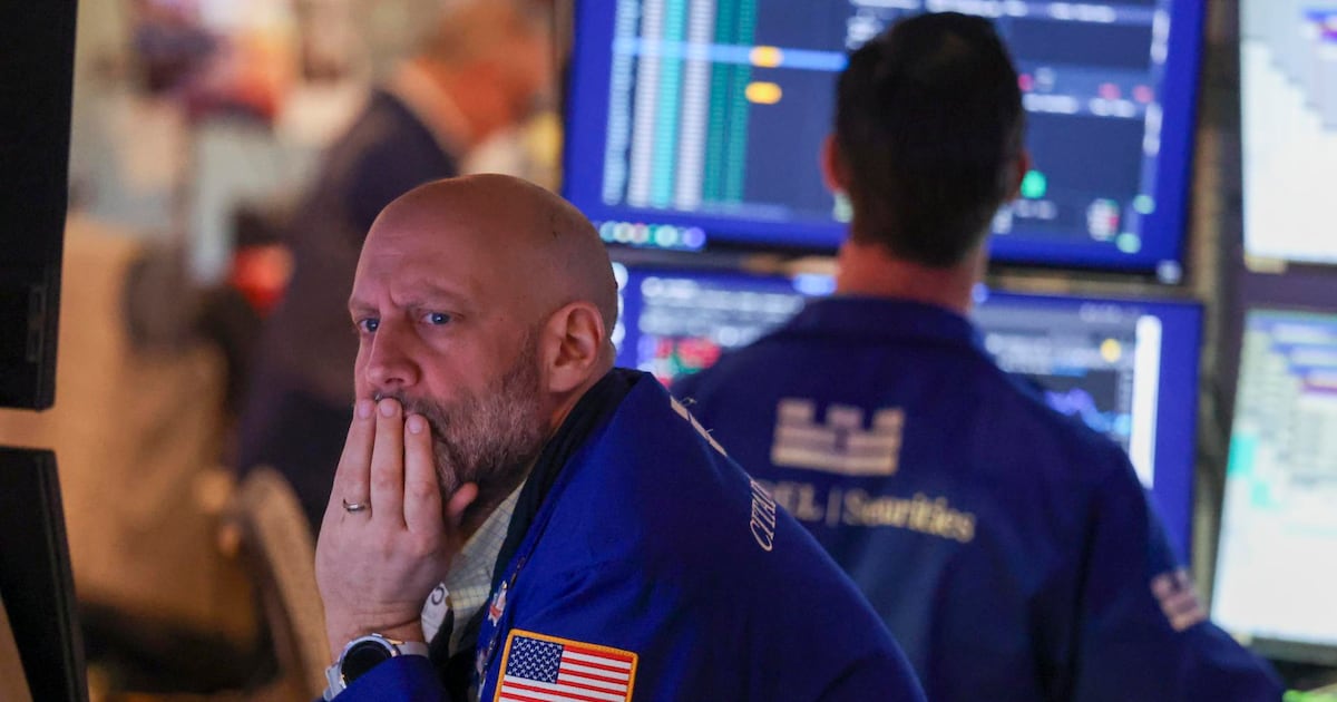 Asi operan Wall Street y la Bolsa Mexicana de Valores HOY 30 de junio. (EFE).