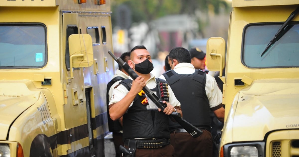 El operativo se realizo sobre la avenida Lomas Verdes, con apoyo de la Secretaria de Seguridad del Estado de Mexico y la Sedena. (Foto: Luis Carbayo/Cuartoscuro)