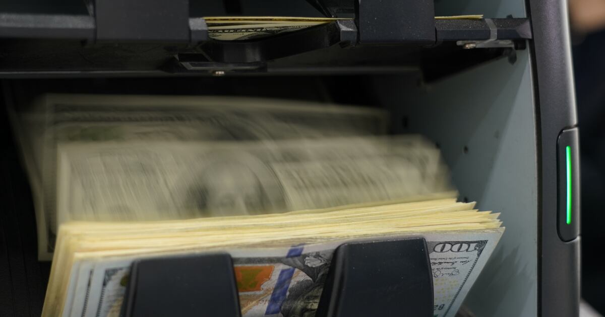 Mexico no logra atraer flujos de inversion extranjera directa comparables a los de sus pares, en relacion con el tamaño de su economia, y en particular, no logra atraer inversiones nuevas.