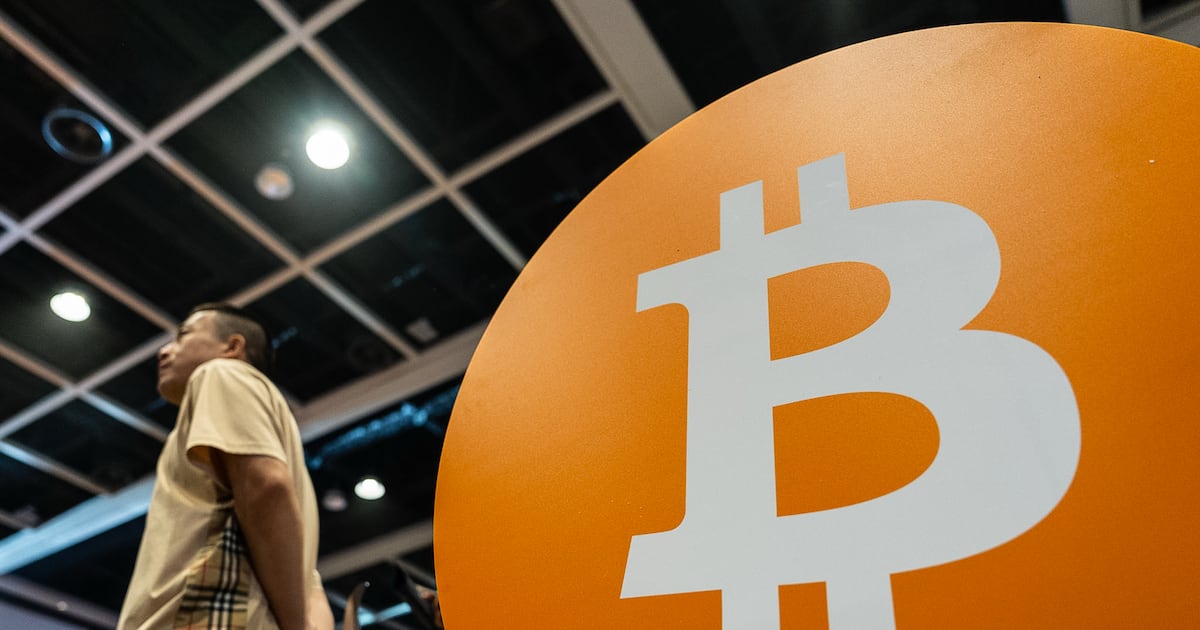 La criptomoneda ha caído más de un 30 por ciento desde su máximo histórico, alcanzado el 6 de octubre. (Bloomberg).