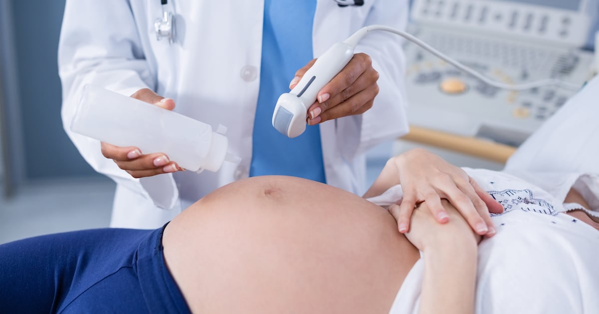 Un hospital no es solo un negocio; es un activo altamente regulado y crítico cuyo objeto es prestar un servicio esencial para la sociedad.