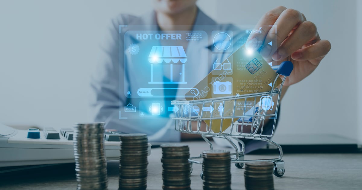 En la economia cuando los gobiernos deciden meterse a jugar, lo que logran es desanimar la inversion privada, lo que reduce el crecimiento economico.
