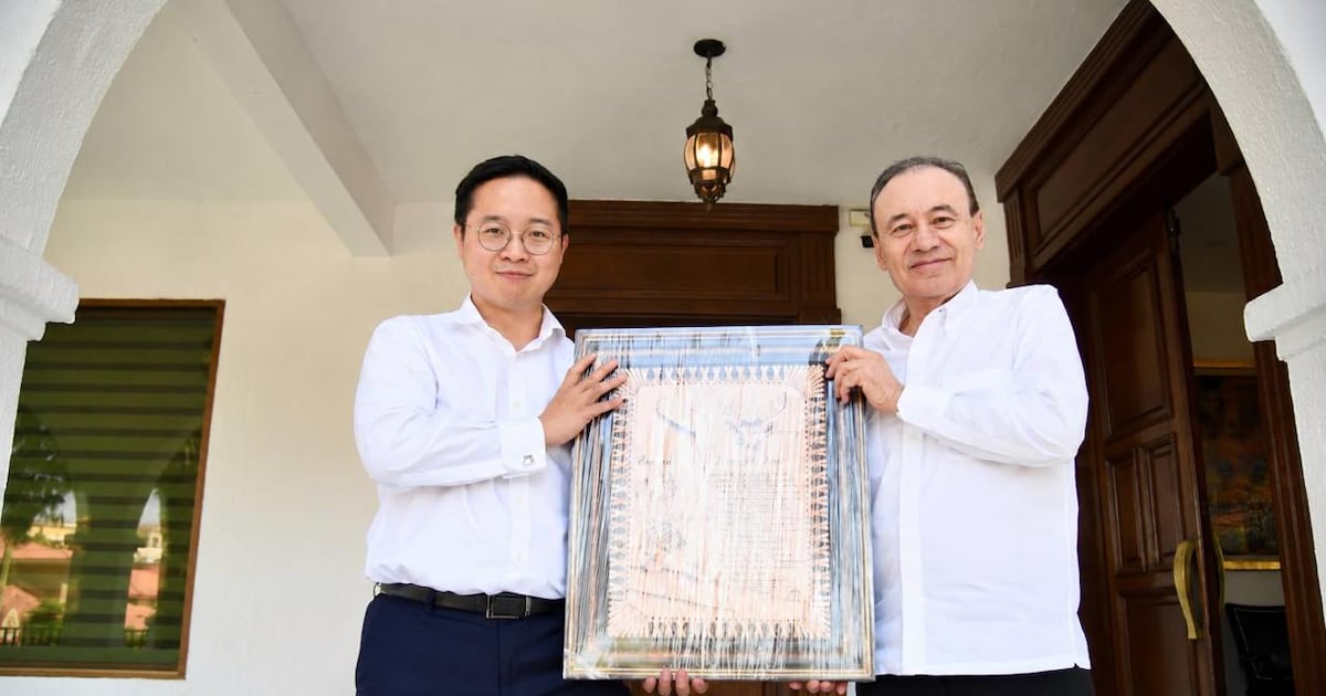 El gobernador Alfonso Durazo recibió a una delegación de Singapur.
