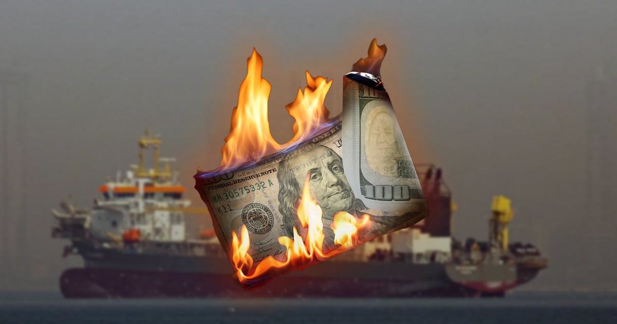 Irán anunció que el Estrecho de Ormuz está 'totalmente abierto' para el paso de buques petroleros.