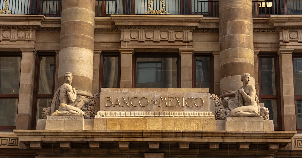 Con estas operaciones el Banco puede comprar y vender diariamente y desde siempre valores gubernamentales en el mercado de segundas manos.
