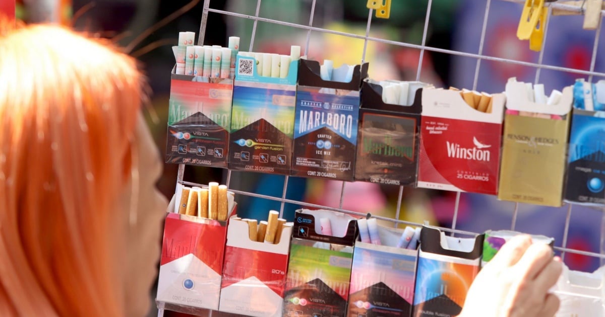 El alza del IEPS en 2026 llevo los precios de las cajetillas de algunas marcas de cigarros de 80 pesos a rondar los 110 pesos. (Foto: Cuartoscuro)