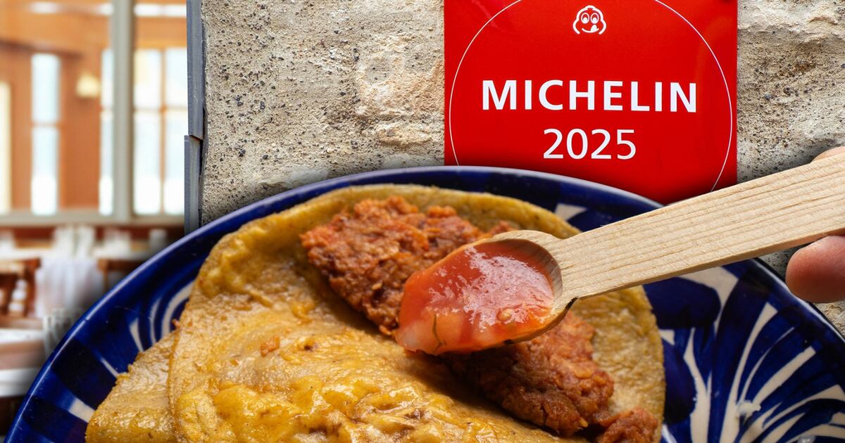 Estos tacos de canasta de la Ciudad de México son muy populares, debido a que sus clientes los califican como ‘buenos, bonitos y baratos’. (Foto: Especial El Financiero)