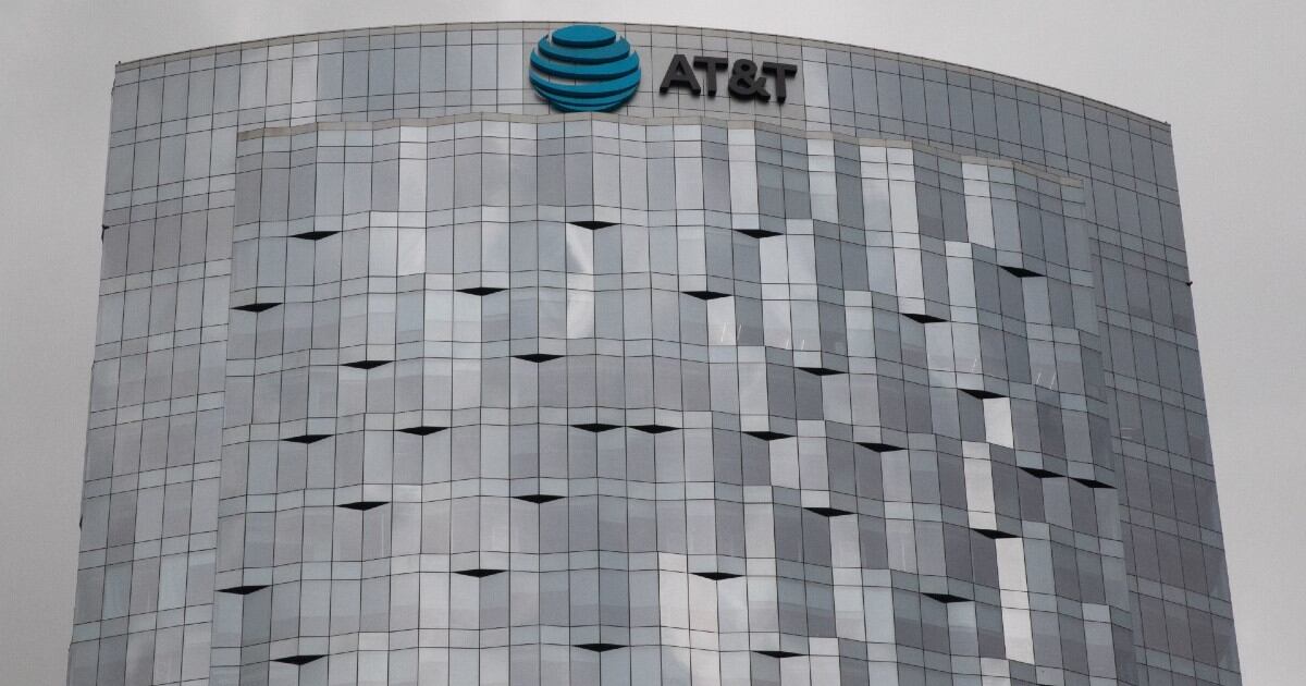 AT&T rechazo la version de que esten buscando vender su negocio en Mexico. (Cuartoscuro)