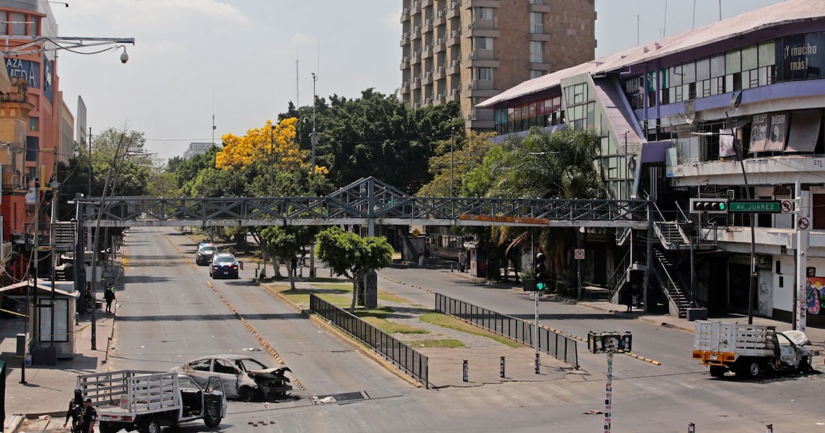 En Guadalajara, Jalisco, y otras partes de Mexico, la economia avanza, pero la seguridad aun marca el ritmo.