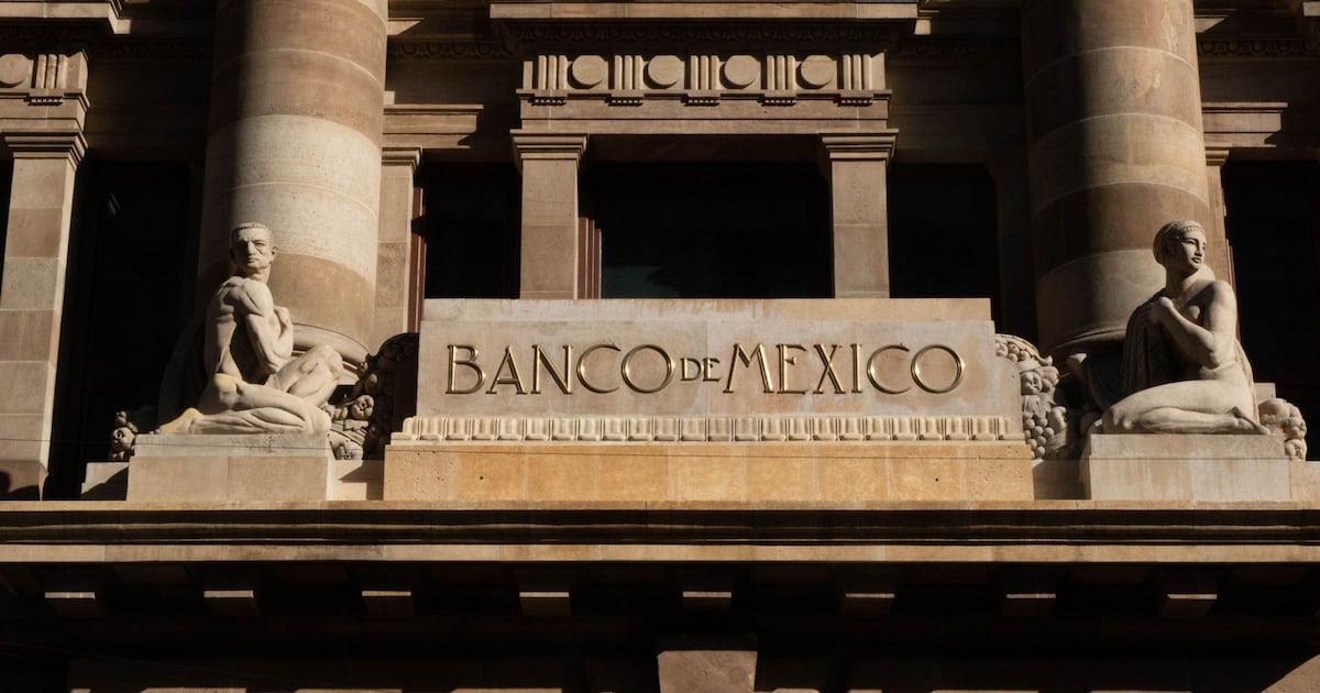 Banxico es menos optimista respecto al crecimiento economico de Mexico este año.