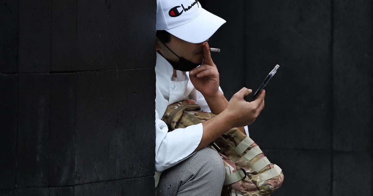 Las prohibiciones en las ventas de cigarros han favorecido el crimen organizado segun expertos.