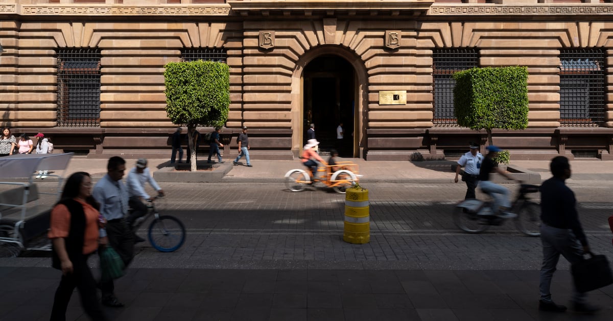 Banxico no haría recortes a la tasa de interés en febrero.