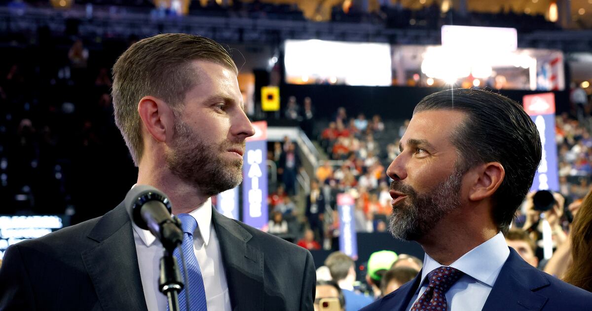 Trump Jr. y Eric Trump ya han acumulado participaciones que podrían vender por unos 8 millones de dólares cada una