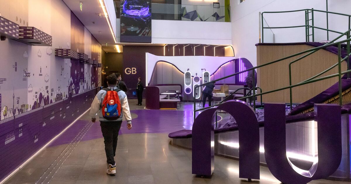 Nubank fue fundado hace 12 años y ha sido responsable de la inclusion de 28 millones de personas en el sistema financiero. (Bloomberg).