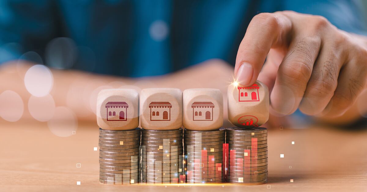 Banco Azteca señalo que a veces, los clientes tienen 'miedo' de acercarse a pedir creditos.