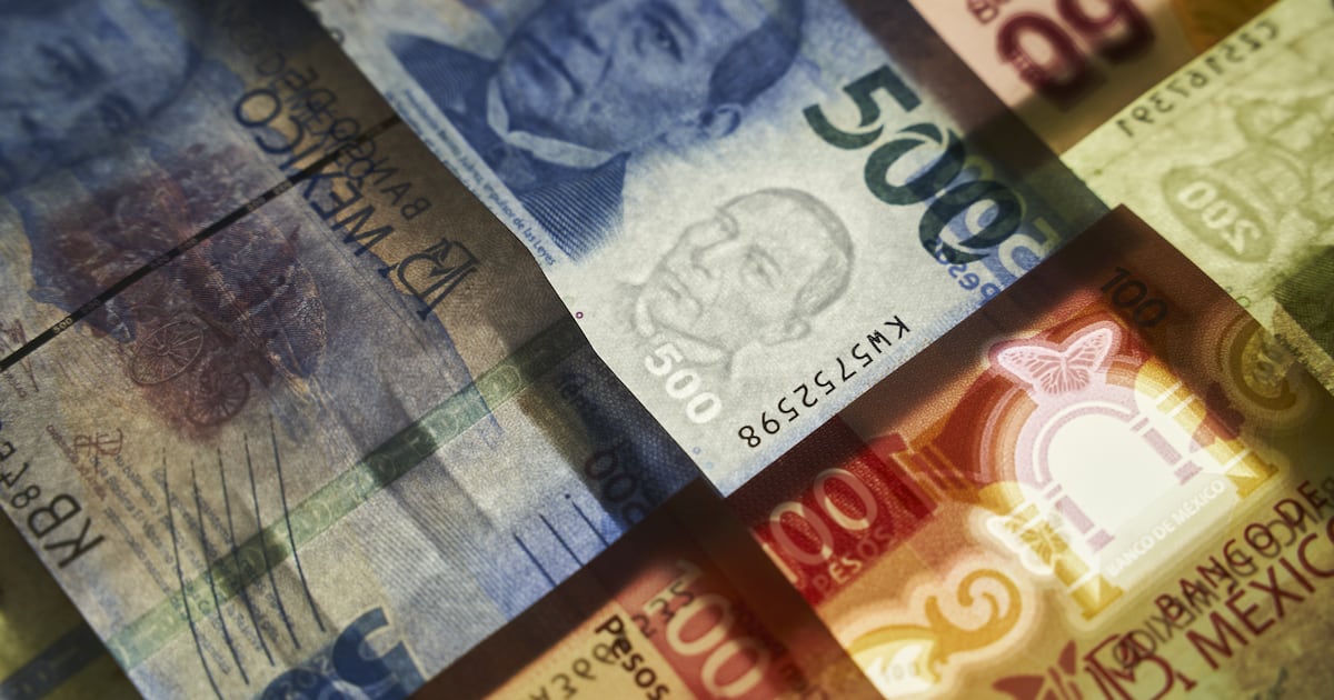 Debido al deterioro fiscal e institucional que llevó a cabo la administración anterior, la presidenta Sheinbaum ha tenido un gobierno cuesta arriba, pero considero que con convicción ha podido ir revirtiendo algunas de las políticas más dañinas como la de “abrazos, no balazos” y la reducción del alto déficit que dejó el expresidente López Obrador.