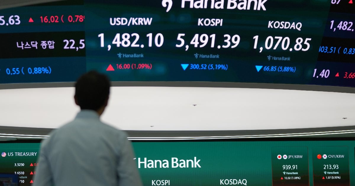 Las pizarras del lado de Europa terminaron la sesion con ganancias, donde los indices que mas avanzaron fueron el IBEX 35 de España con 2.49 por ciento. (AP).