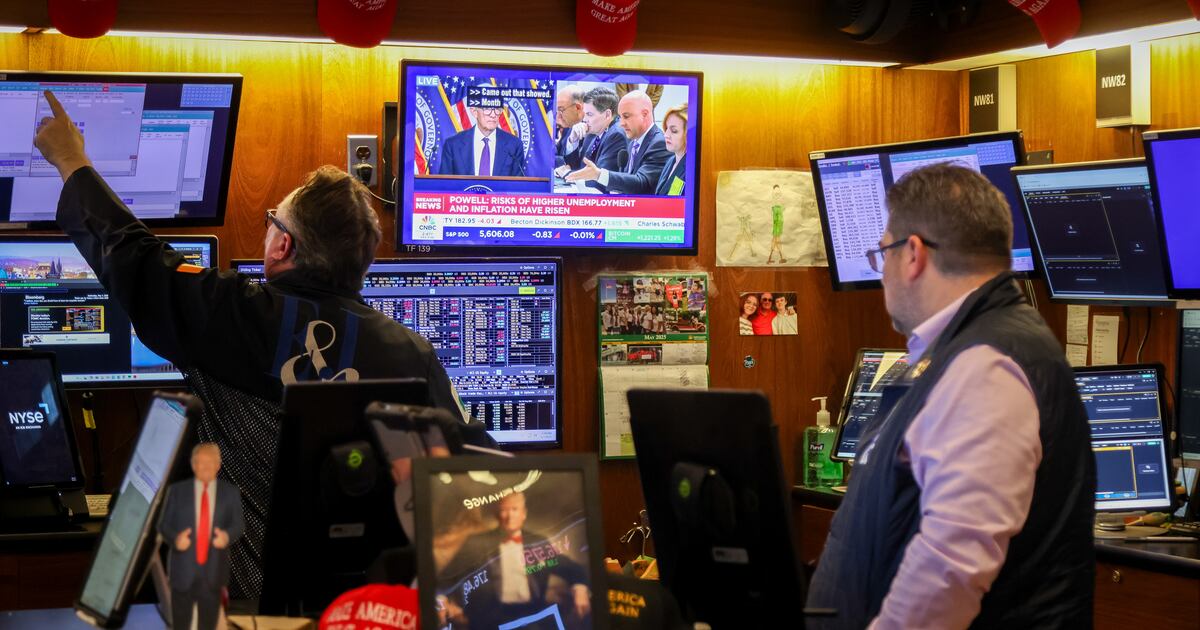 El optimismo regresa a Wall Street tras el anuncio de un acuerdo comercial entre EU y Reino Unido, y señales de posible alivio arancelario con China.