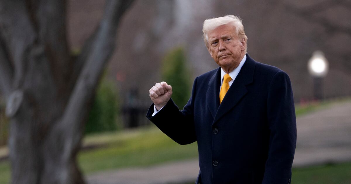 Trump admitio que su politica comercial podria causar algunas perturbaciones, aunque insistio en que beneficiara a los estadounidenses.