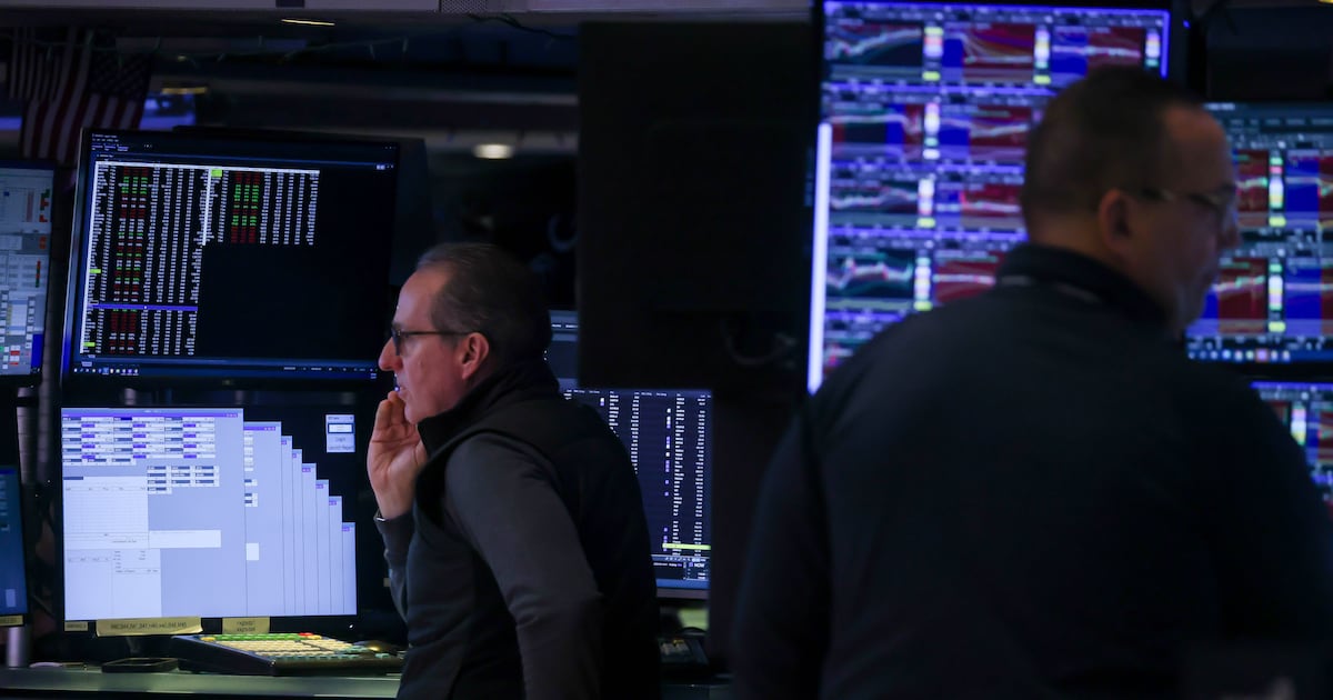 Asi cotizan los principales indicadores de Wall Street y la BMV.(Bloomberg).