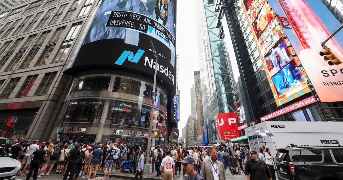 Asi opera Wall Street y la Bolsa Mexicana este 22 de septiembre. (EFE).