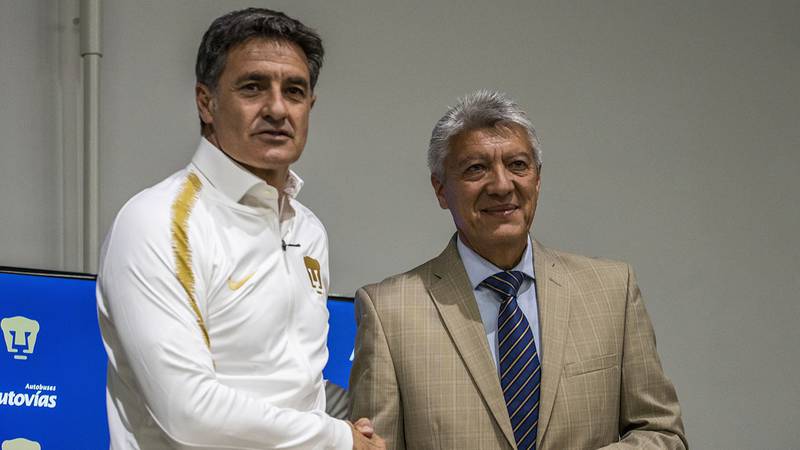 Míchel fue formalmente presentado como el nuevo director técnico de Pumas