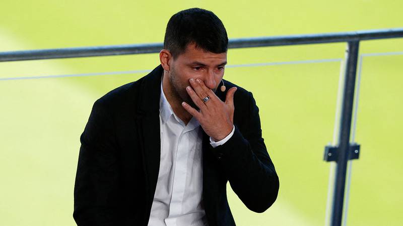 Entre lágrimas, el argentino se despidió como futbolista profesional (Reuters)
