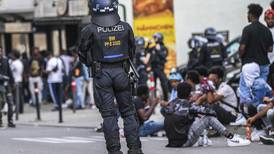 Festival de Eritrea en Alemania termina en batalla campal; hay 26 policías heridos