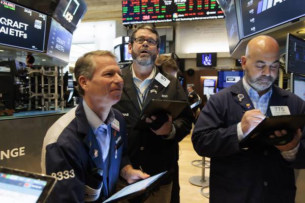 Wall Street abre mixto a la espera de reporte de Meta: Nasdaq gana 0.43%