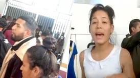 Migrantes venezolanos acusan a integrantes del INM de retenerlos en un autobús