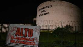 Diputados de Morena 'cierran' Congreso de Veracruz