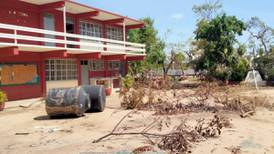 Huracán ‘Otis’ dejó hasta 143 escuelas dañadas en Acapulco y Coyuca