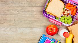 Estos son los peores y mejores alimentos en un lunch escolar, según una nutrióloga