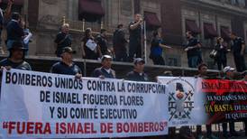 Bomberos capitalinos protestan contra Ismael Figueroa