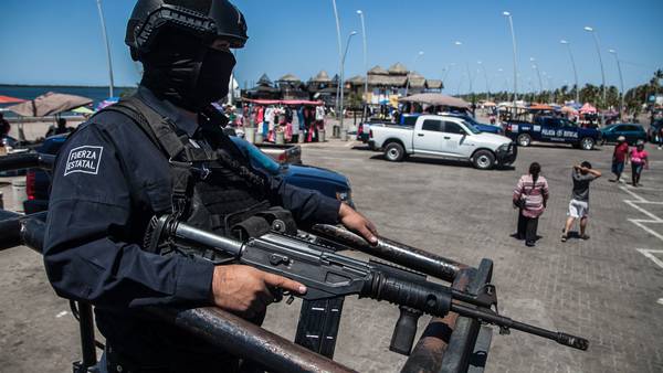 Gobierno de México analiza fabricar armas para policías mexicanas y ‘no depender del extranjero’