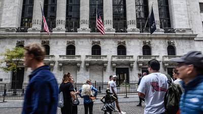 Wall Street cierra ‘desconcertado’ ante sensibilidad en nivel de precios de los consumidores