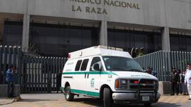 IMSS cesa a 4 directivos del Hospital La Raza por negligencia médica