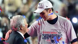 Lo quieren sacar del retiro: Tom Brady recibiría mini contrato con Patriots