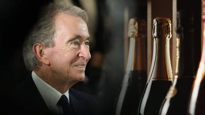 El imperio de champán de Bernard Arnault, quien es ya el hombre más rico del mundo 