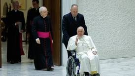 ‘¿Es tu amigo o tu hater?’: Sacerdote reza para que el Papa Francisco se vaya al cielo cuanto antes