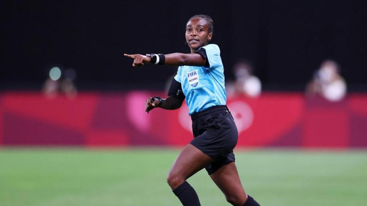 Salima Mukansanga será la silbante principal en el Zimbabue vs. Guinea