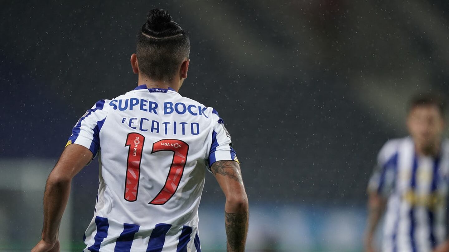¡'Tecatito' salió tocado! Porto no cesa en la pelea por la liga en Portugal