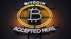 SEC aprueba ETF de bitcoin en hito para activos digitales 