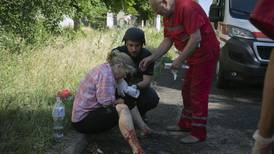 Invasión a Ucrania: Misil ruso impacta en concurrido centro comercial de Kremenchuk