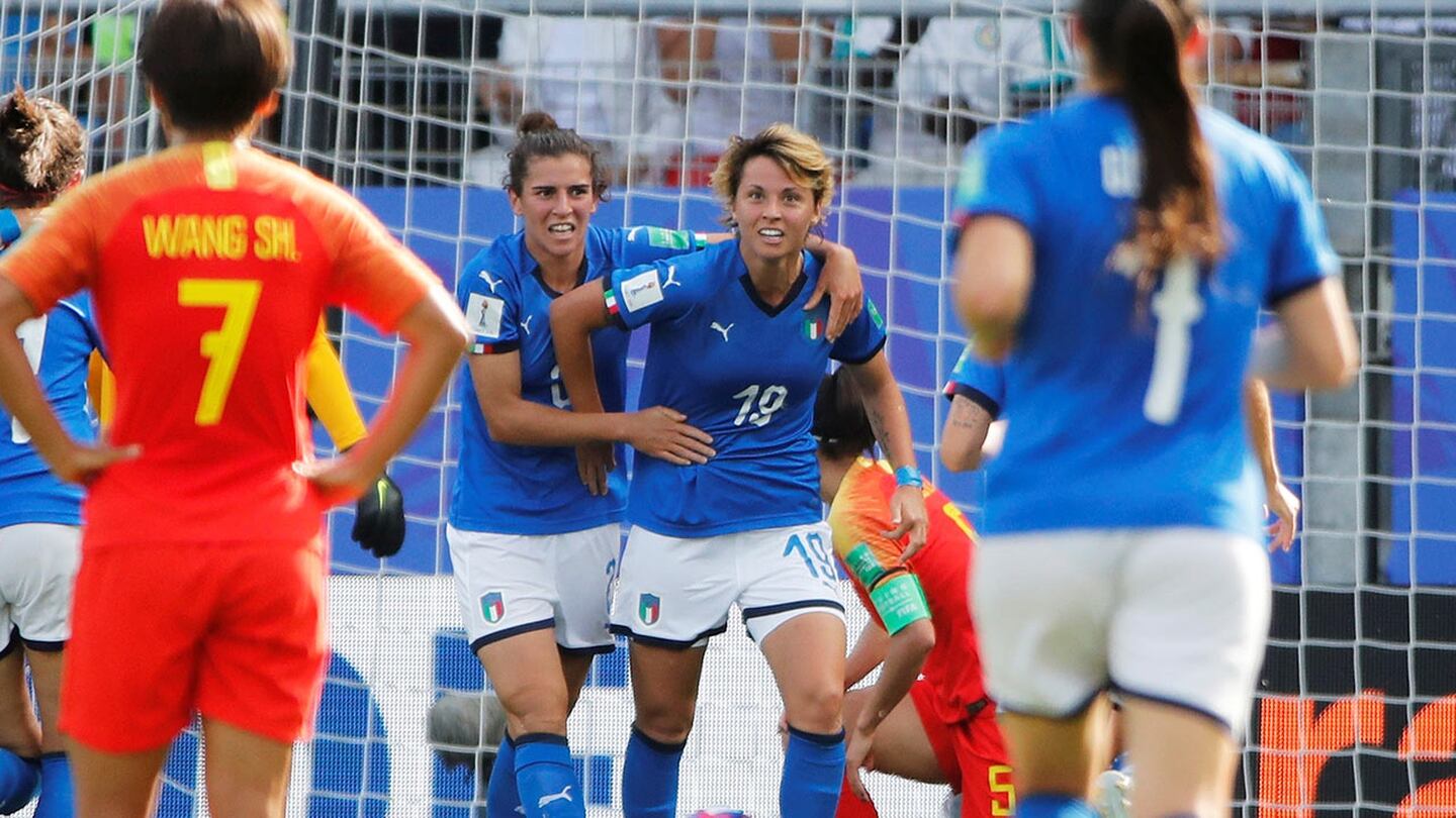 Italia no se complicó ante China para avanzar en el Mundial Femenino