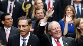 Congreso de Perú aprueba renuncia de Kuczynski