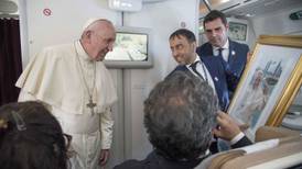 Vaticano, abierto a mediar en Venezuela si lo piden ambas partes: Papa
