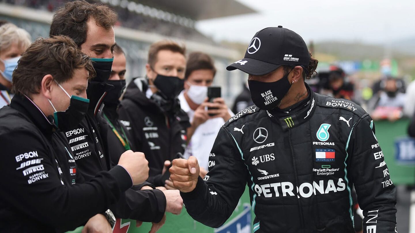 ¡Momento, Lewis! Hamilton y Daimler tendrían detenida renovación con Mercedes